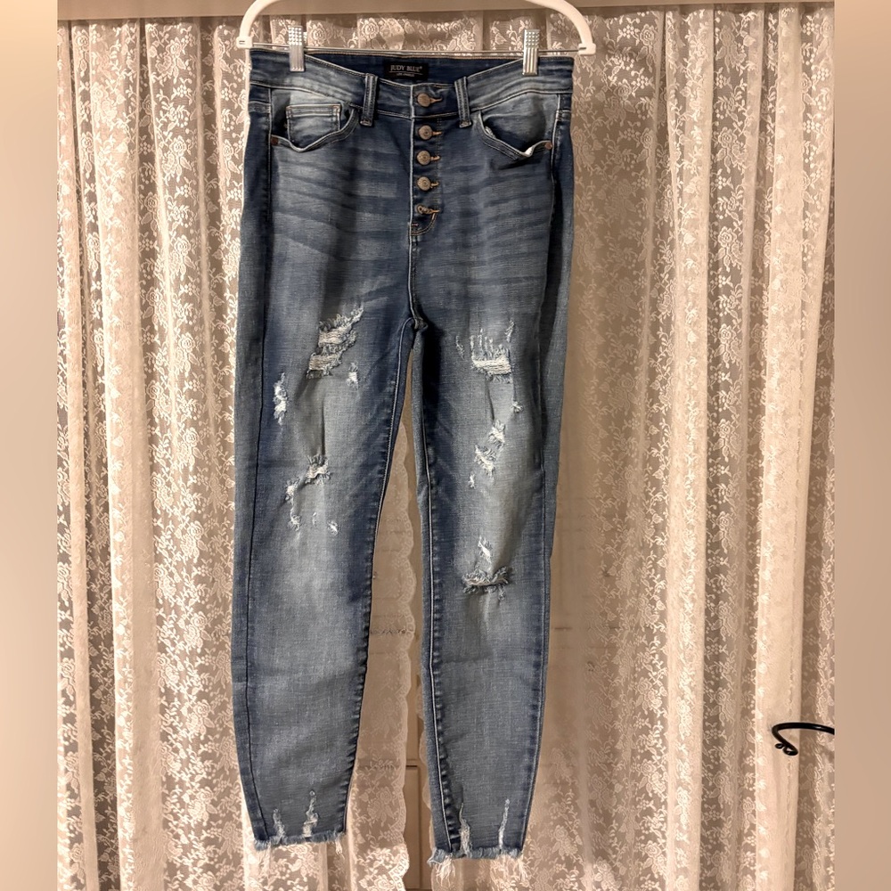 Judy blue 11/30 distressed dark wash relaxed jeans